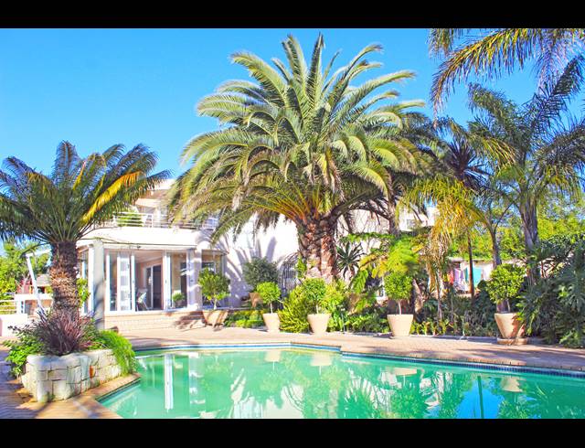 4 BEDROOM HOUSE FOR SALE IN CONSTANTIA